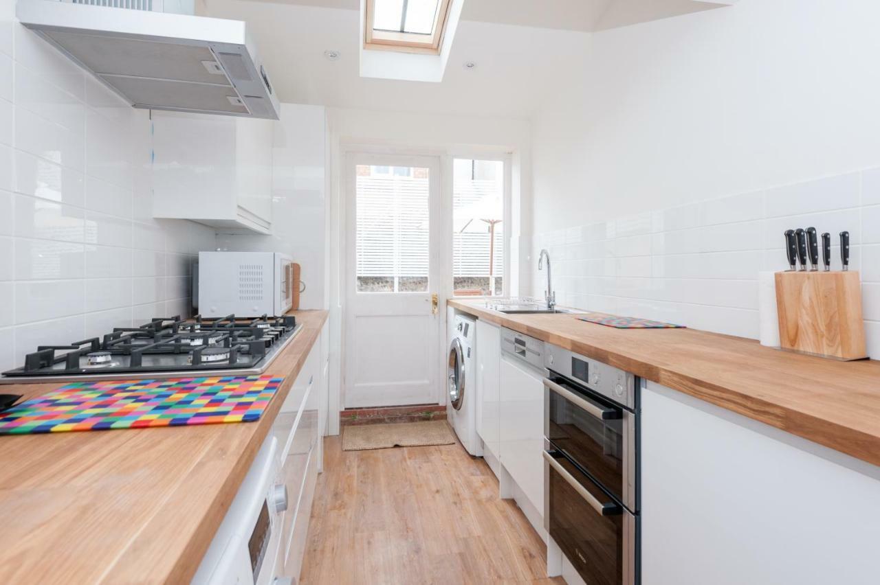 Sea Breeze Cottage Brighton Exteriör bild